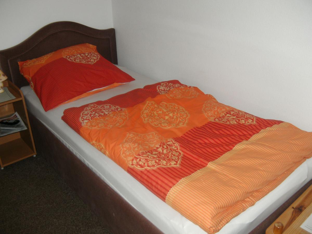 Monteurhotel Garni Alter Olper Hof 林德拉 外观 照片