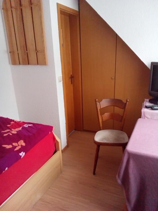 Monteurhotel Garni Alter Olper Hof 林德拉 外观 照片