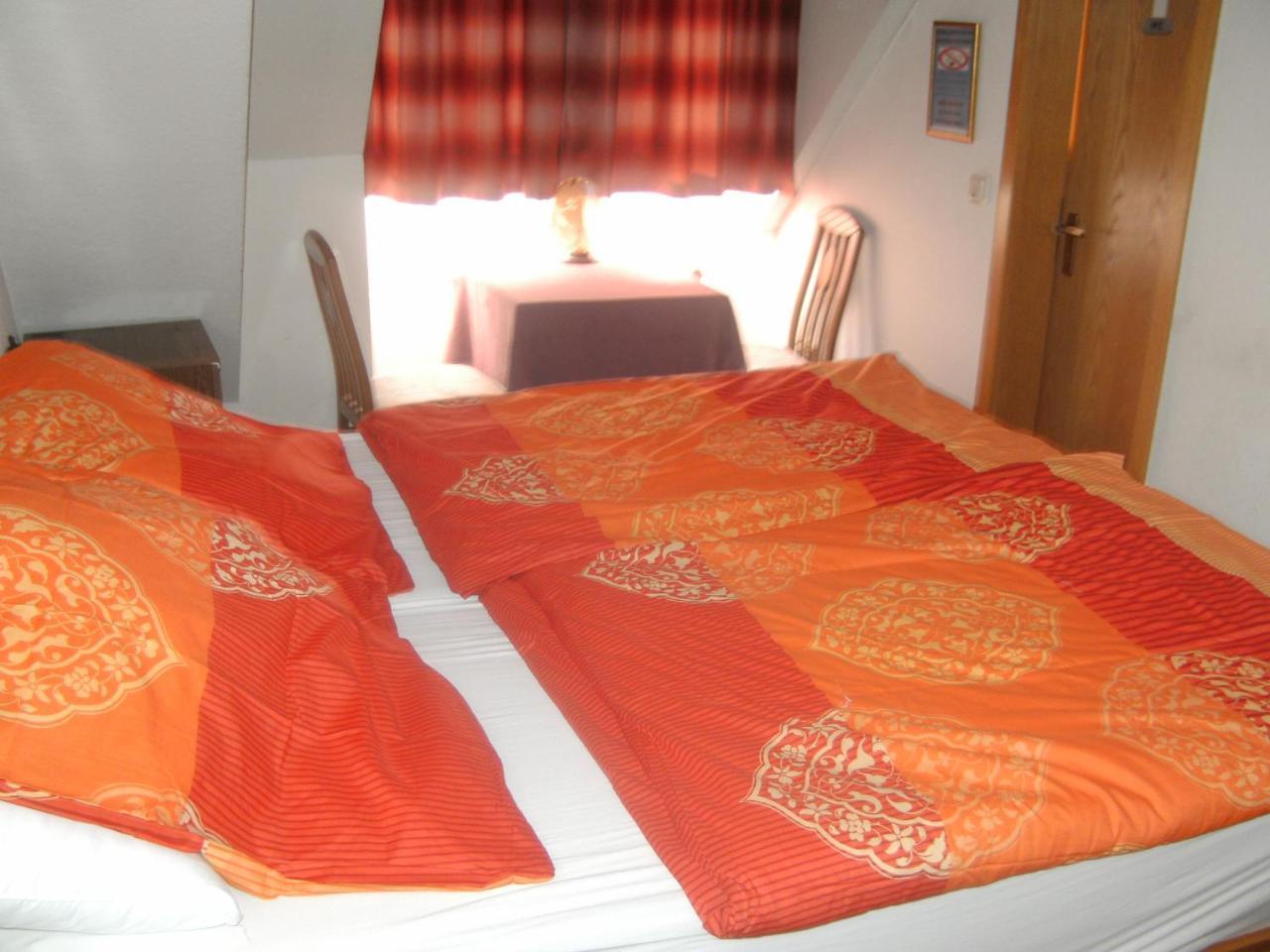 Monteurhotel Garni Alter Olper Hof 林德拉 外观 照片
