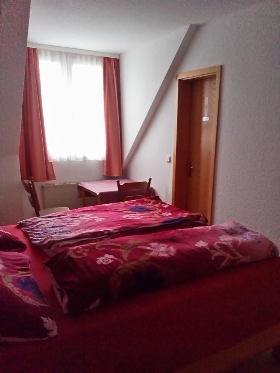 Monteurhotel Garni Alter Olper Hof 林德拉 外观 照片